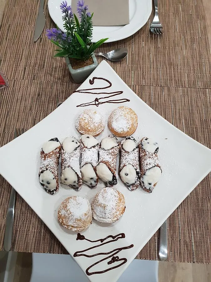 Couette-café Due Passi Suite Palerme Italie